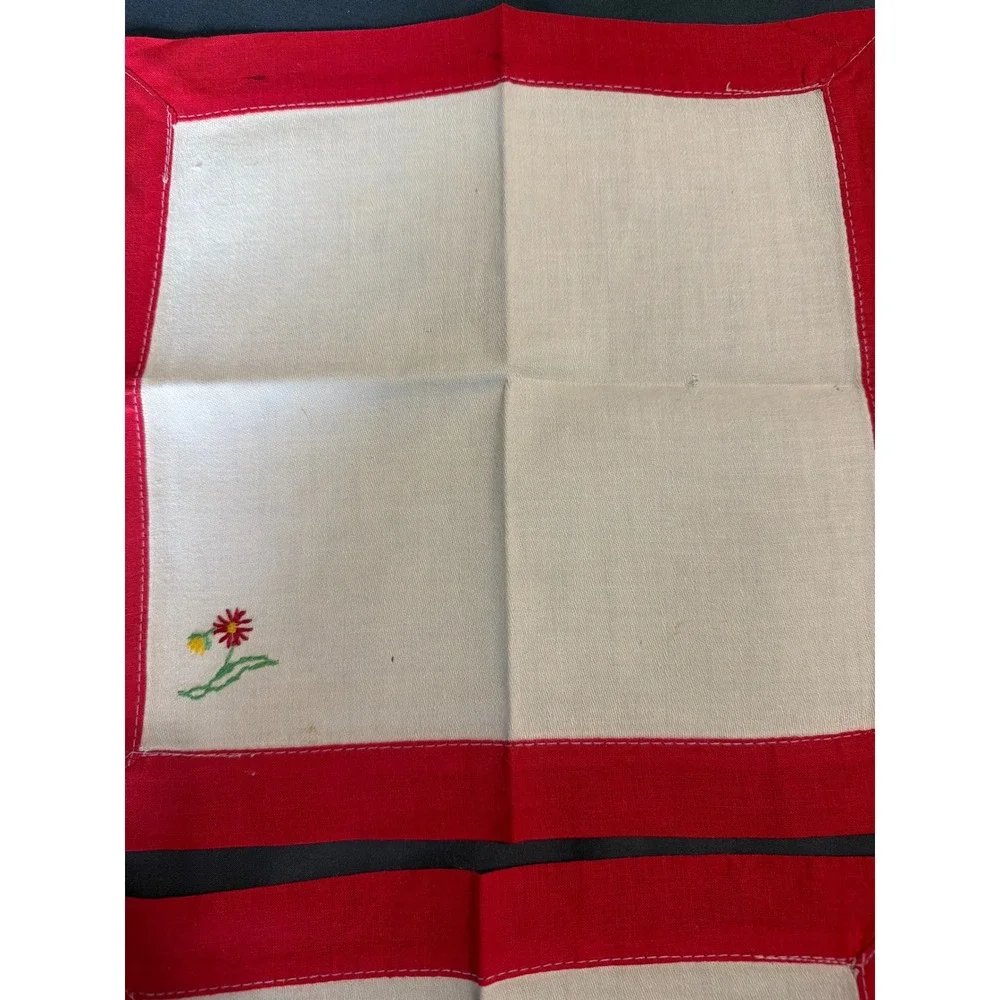Vintage Embroidered Floral Tablecloth and 4 Napkins Set Red White Square 29x29